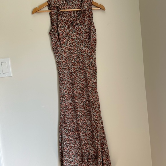 Vintage waist hugging silhouette dress - Picture 2 of 5